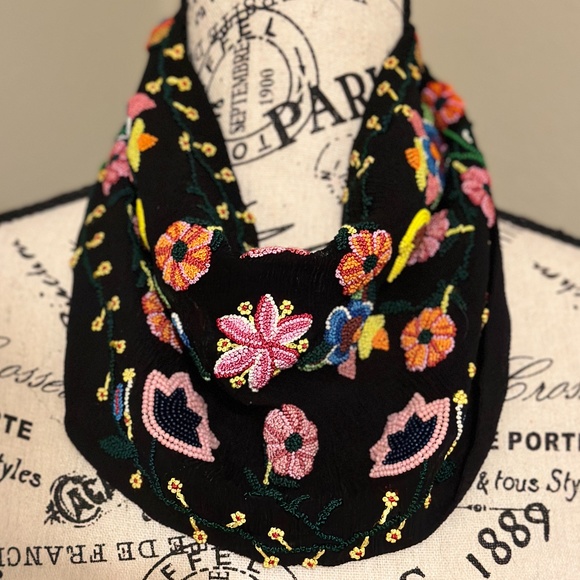 Mignonne Gavigan Multicolor Floral Necklace - Picture 4 of 7